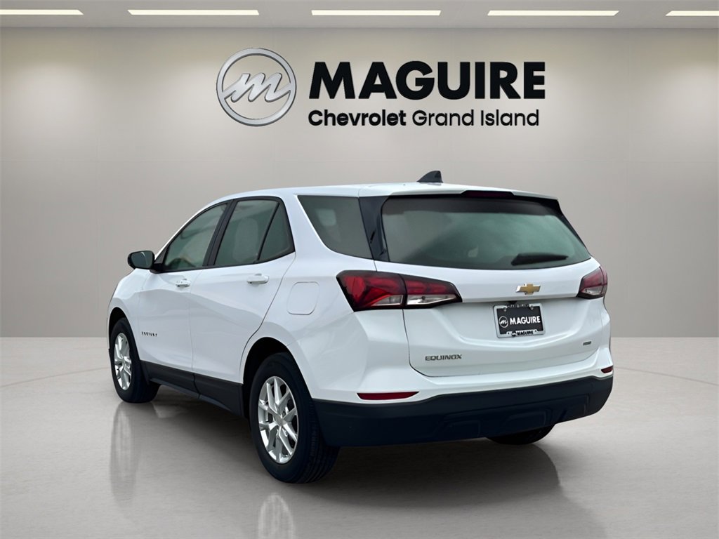 2023 Chevrolet Equinox LS photo 4