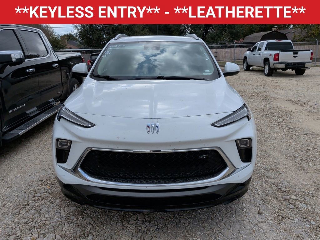 2024 Buick Encore GX Sport Touring photo 2