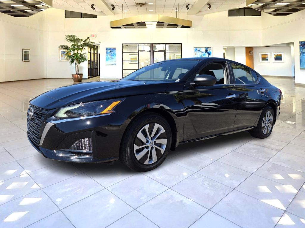 2025 Nissan Altima 2.5 S photo 3
