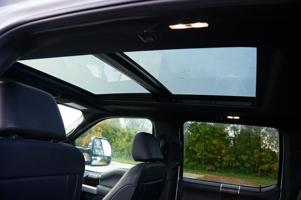 2022 Ford F-350 Lariat photo 4