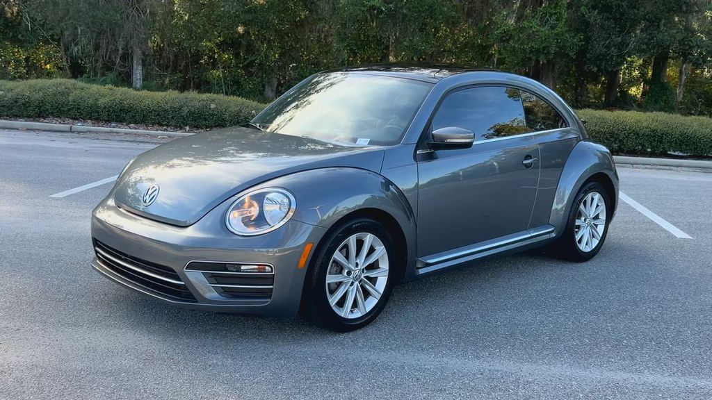 2018 Volkswagen Beetle SE photo 4