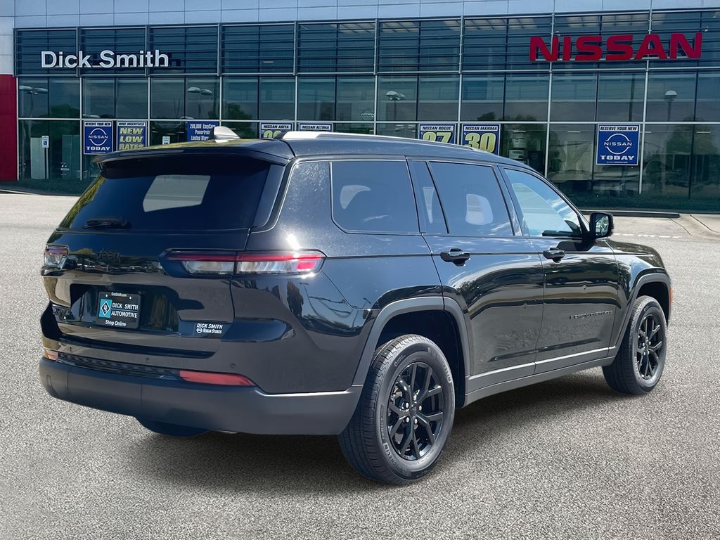 2024 Jeep Grand Cherokee Altitude photo 3