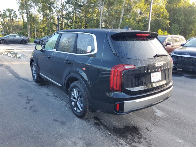 2025 Kia Telluride LX photo 4