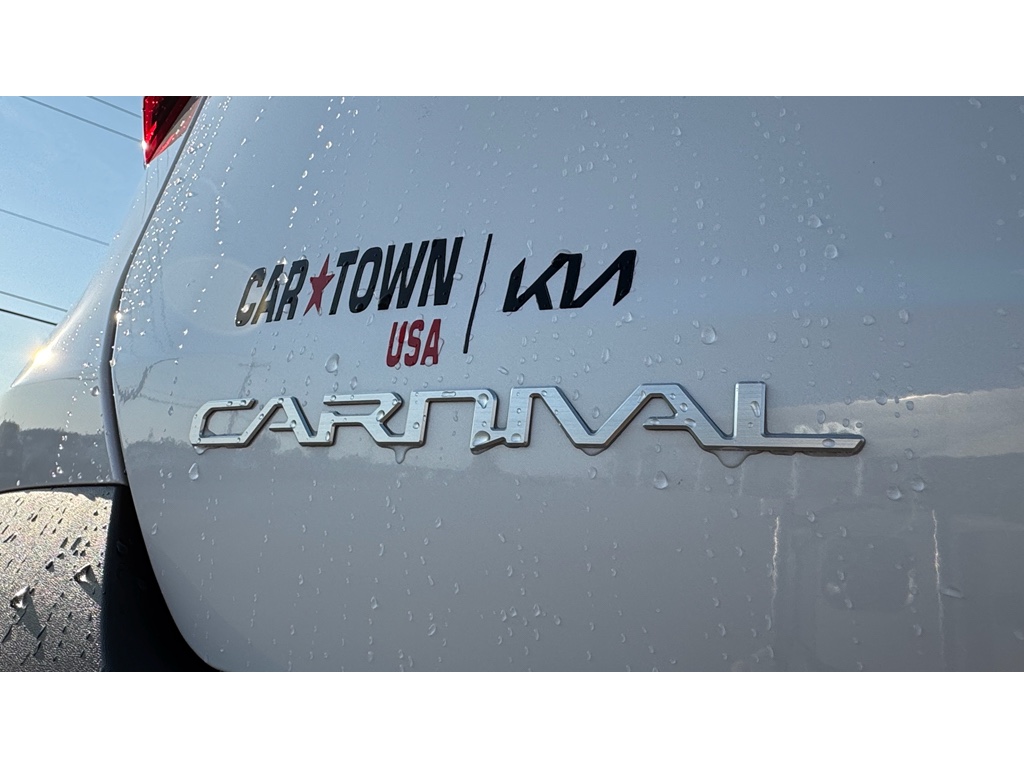2026 Kia Carnival SX Prestige photo 4
