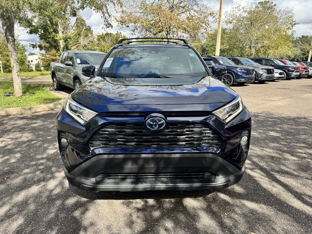 2020 Toyota RAV4 Hybrid XLE photo 2