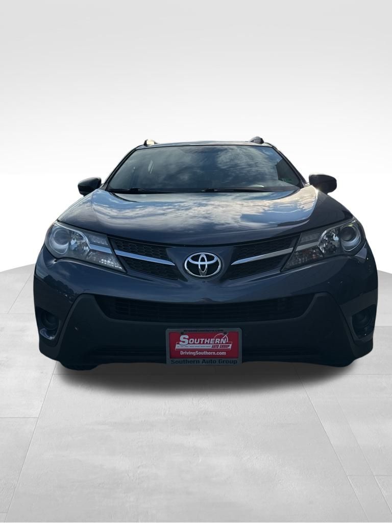 2013 Toyota RAV4 LE photo 18