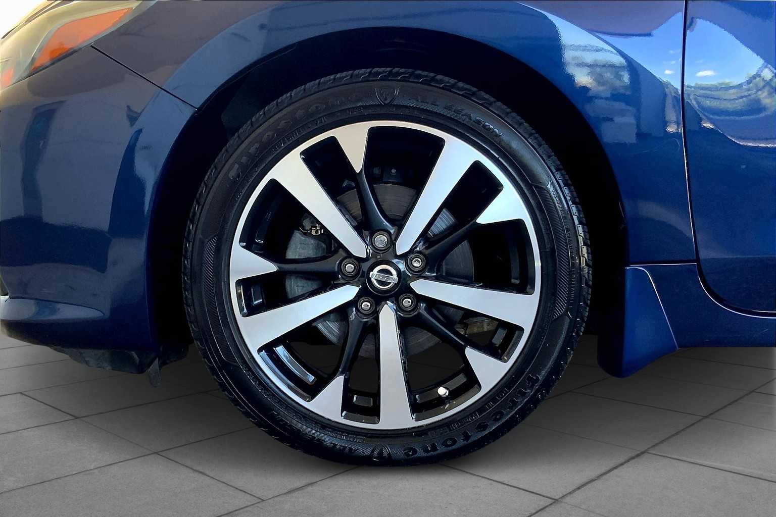 2018 Nissan Altima 2.5 SR photo 10