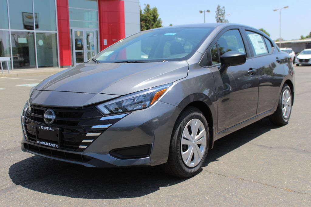 2025 Nissan Versa 1.6 S photo 2