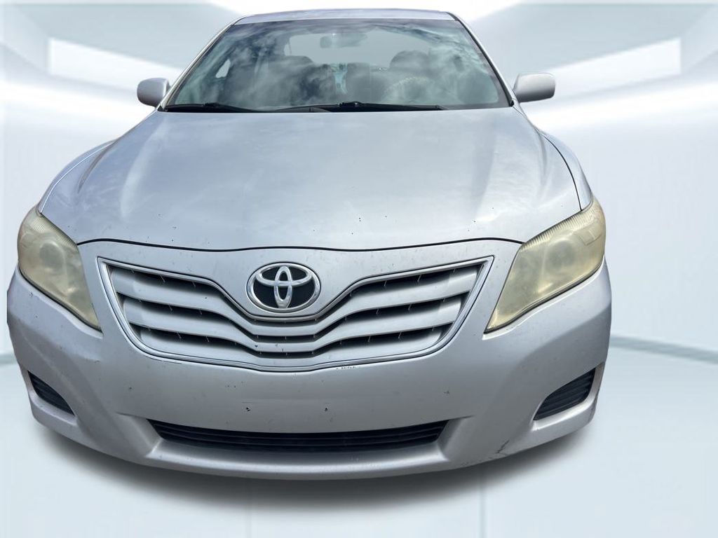 2011 Toyota Camry LE photo 3