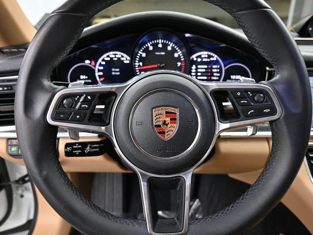 2019 Porsche Panamera Base photo 26