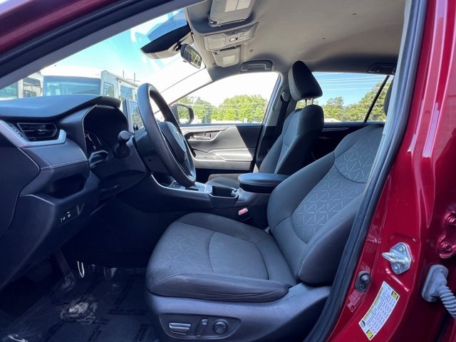 2023 Toyota RAV4 XLE photo 4