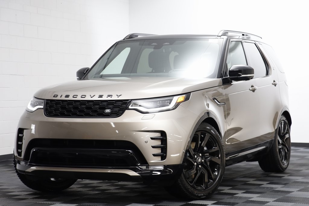 2025 Land Rover Discovery Dynamic SE's photo