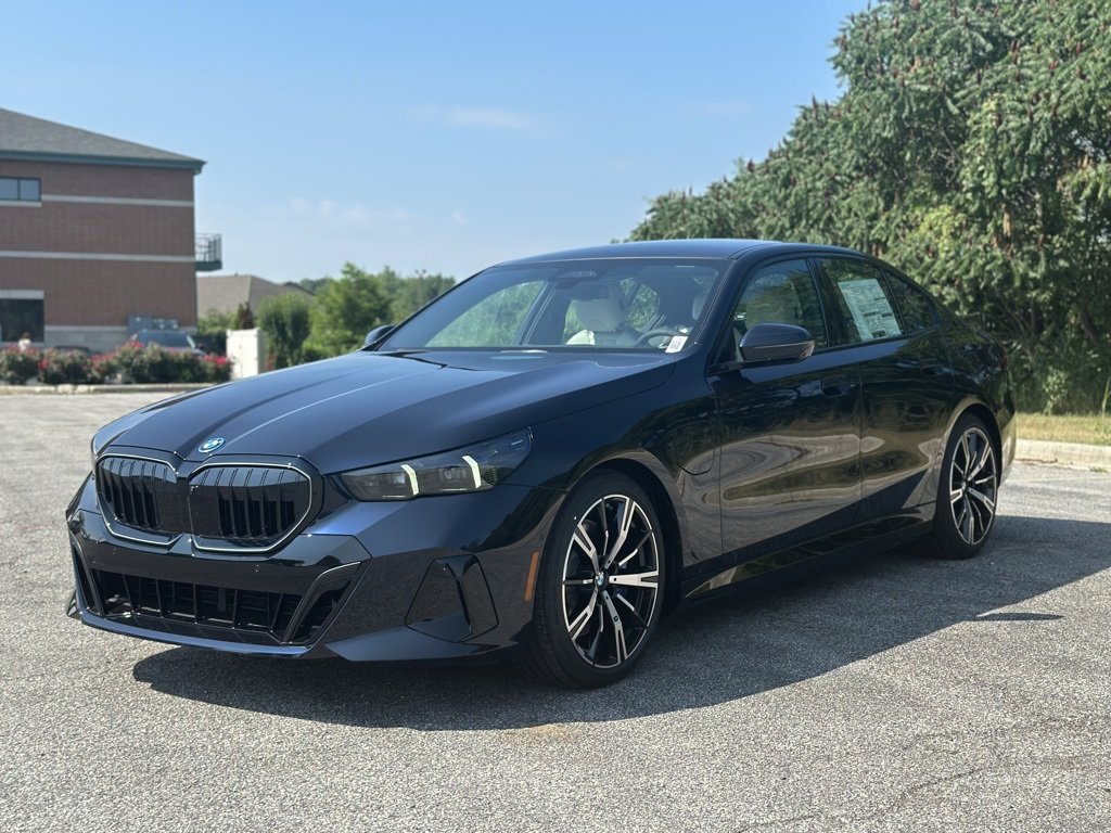 BMW5シリーズ　225/55R17×4 New 2026 BMW 5 Series 530i xDrive 4dr Car in West Chester