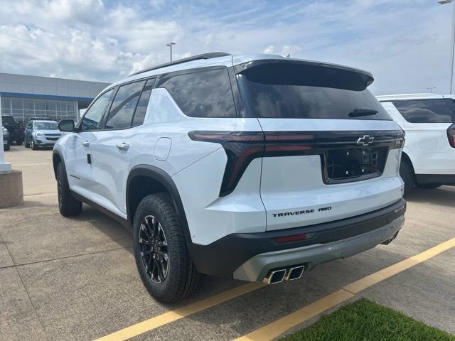 2026 Chevrolet Traverse Z71 photo 3