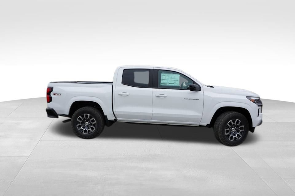 2025 Chevrolet Colorado Z71 photo 2
