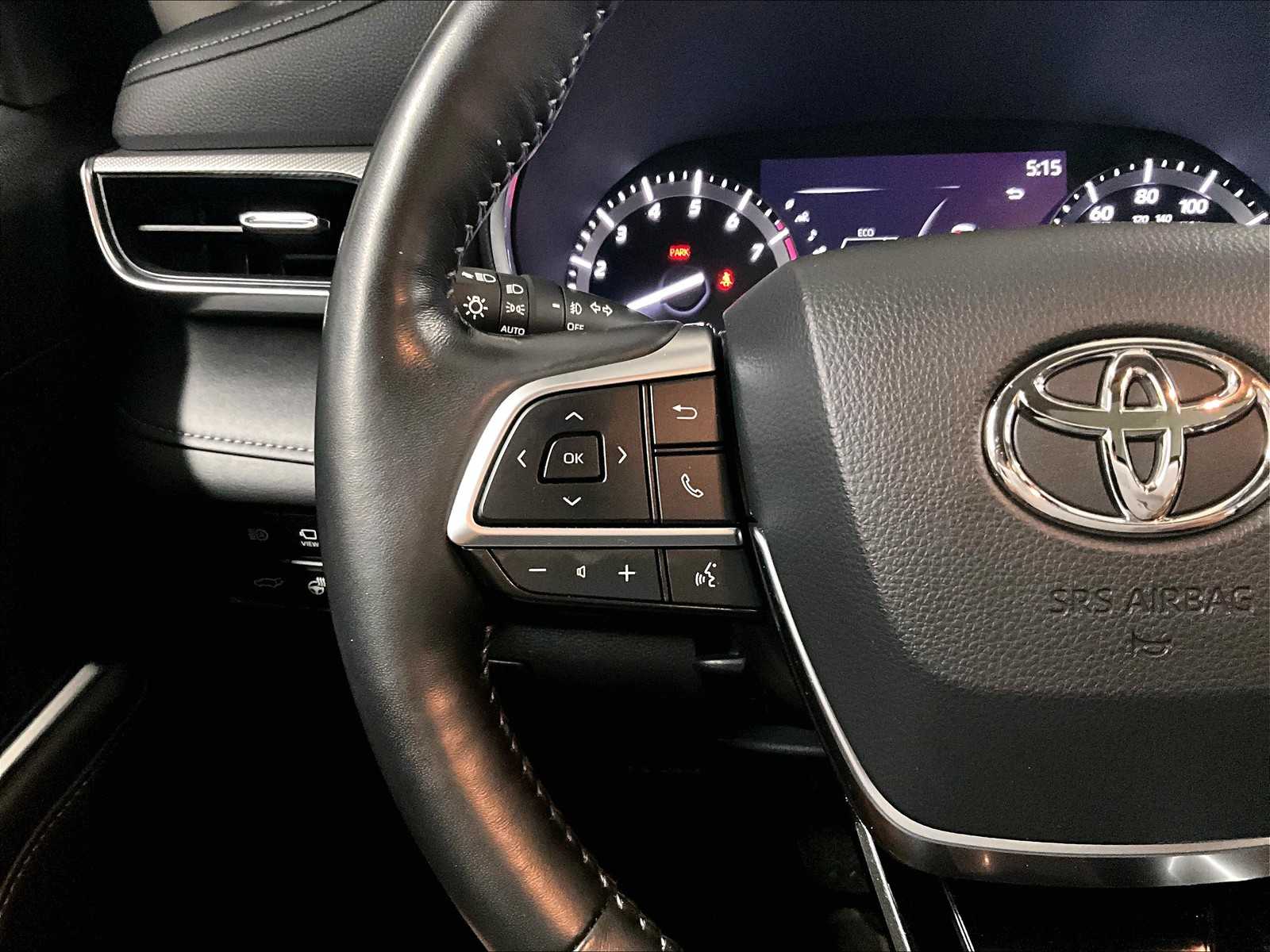 2021 Toyota Highlander Platinum photo 22