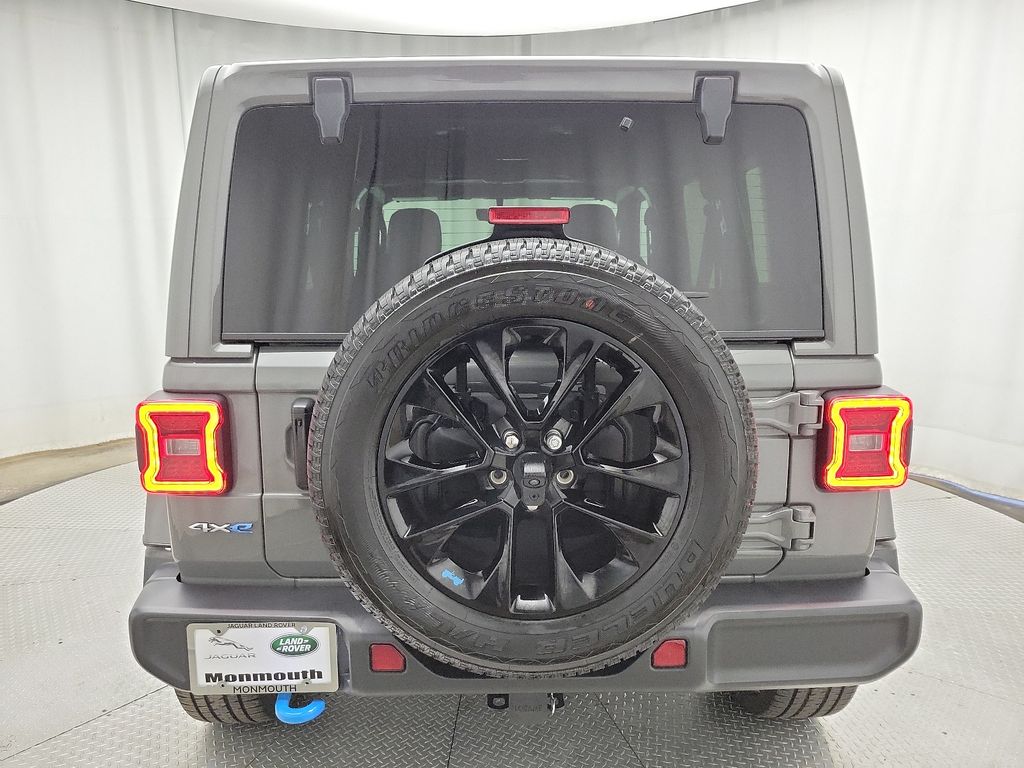 2023 Jeep Wrangler Sahara 4xe photo 3