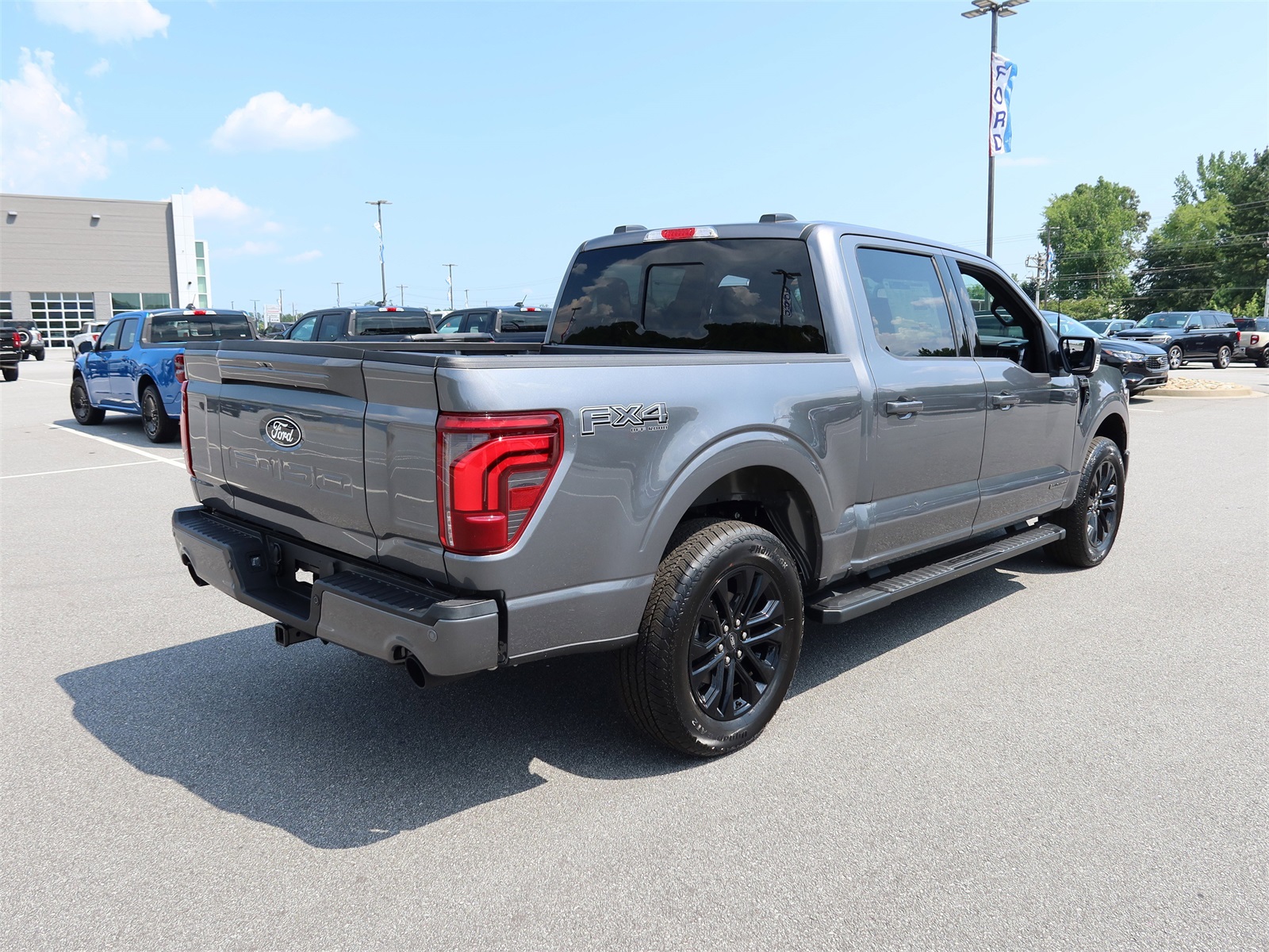 2025 Ford F-150 Lariat photo 2