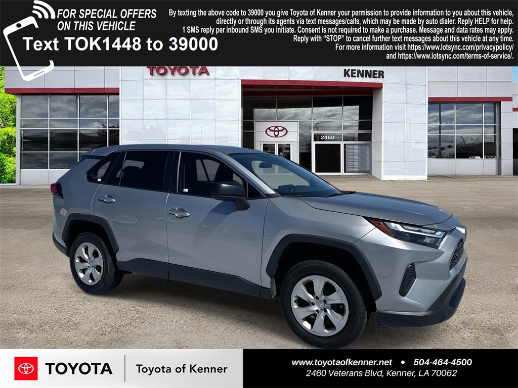 2023 Toyota RAV4 LE's photo