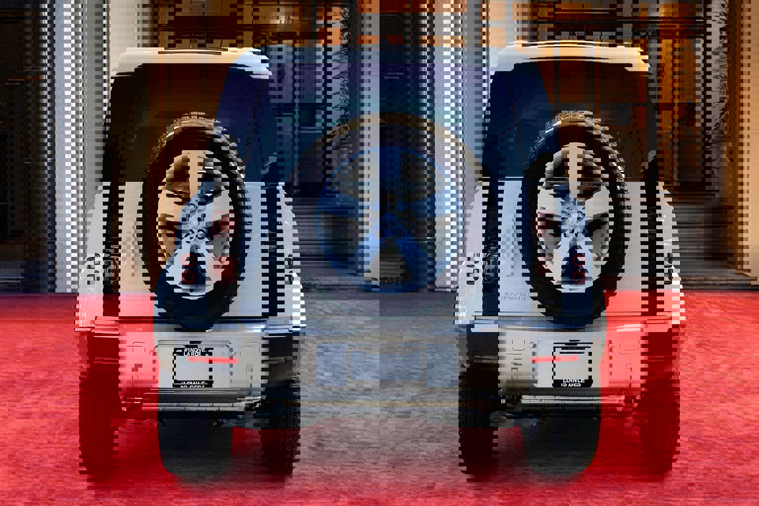 2025 Land Rover Defender 110 S photo 3