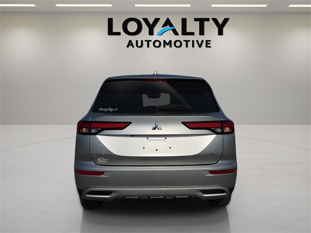 2024 Mitsubishi Outlander SE photo 4