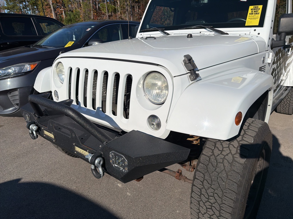 2014 Jeep Wrangler Unlimited Sahara photo 3