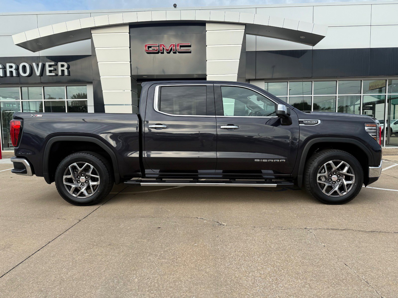 2023 Gmc Sierra 1500 SLT photo 3