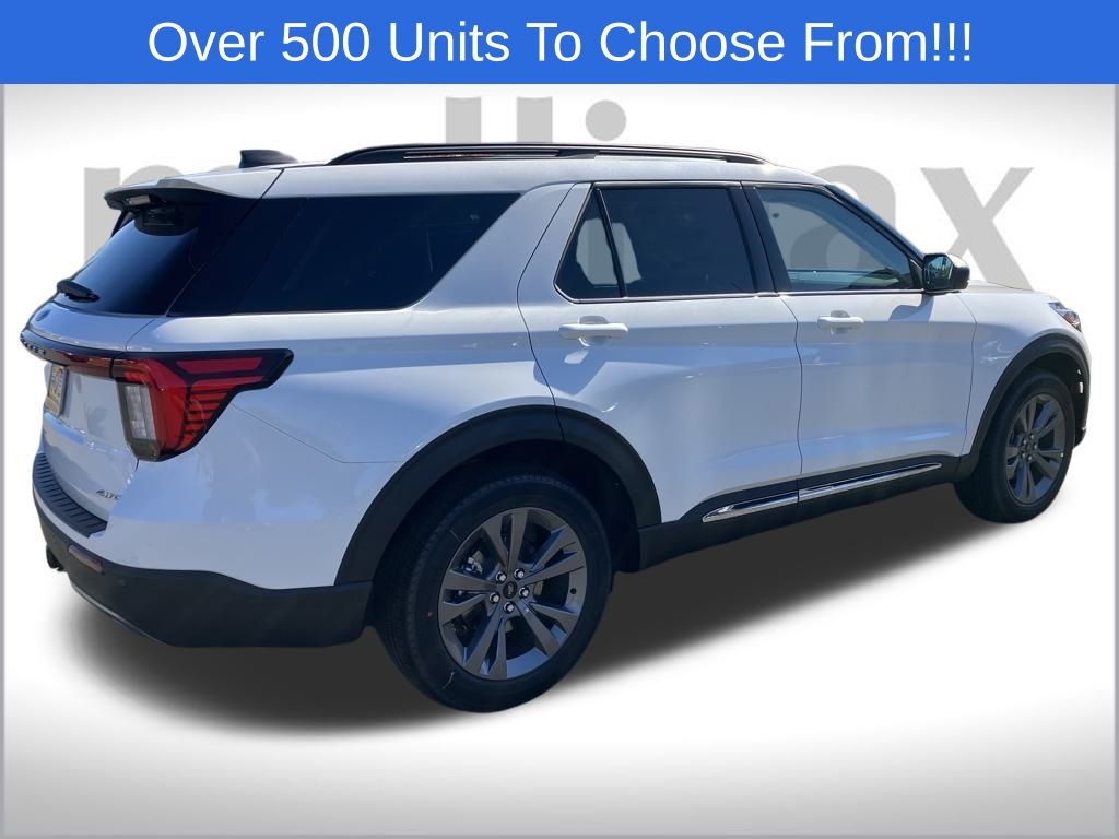 2025 Ford Explorer photo 2