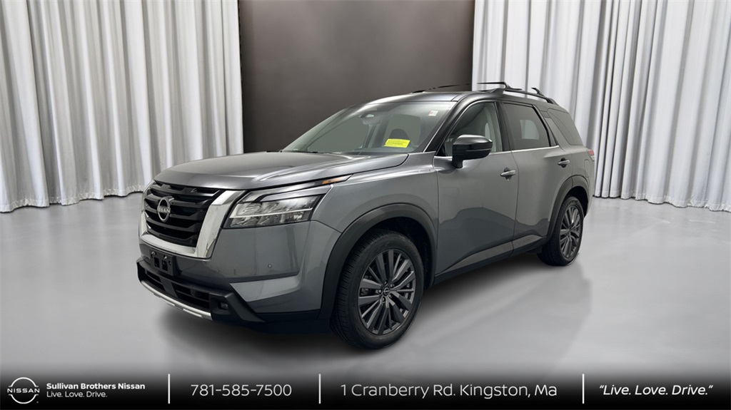 2023 Nissan Pathfinder SL's photo
