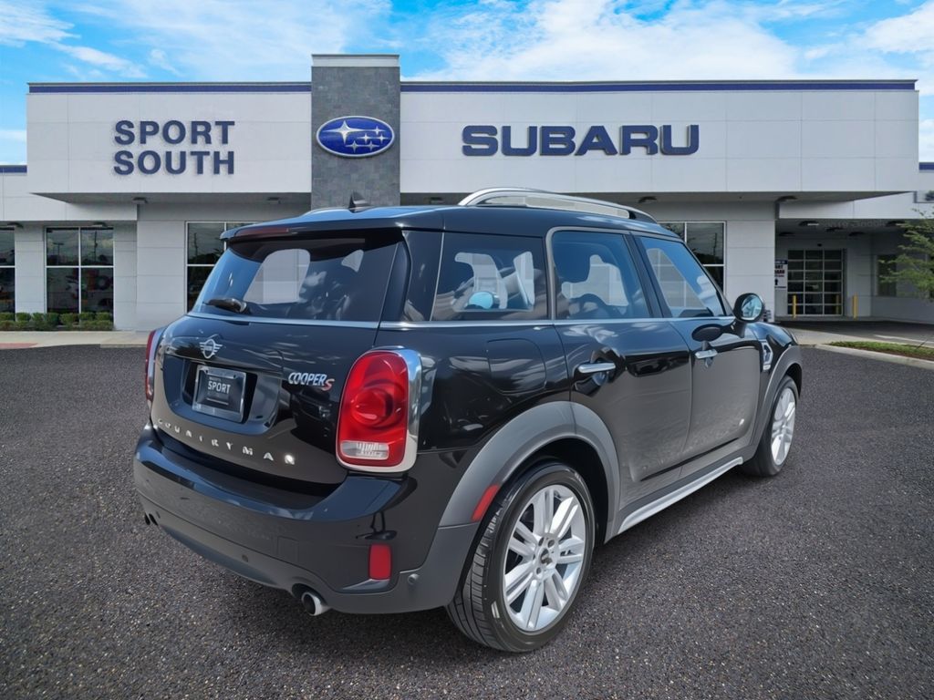 2020 Mini Cooper S ALL4 photo 2