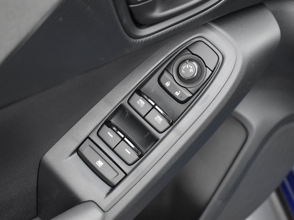 2025 Subaru Crosstrek Premium photo 7