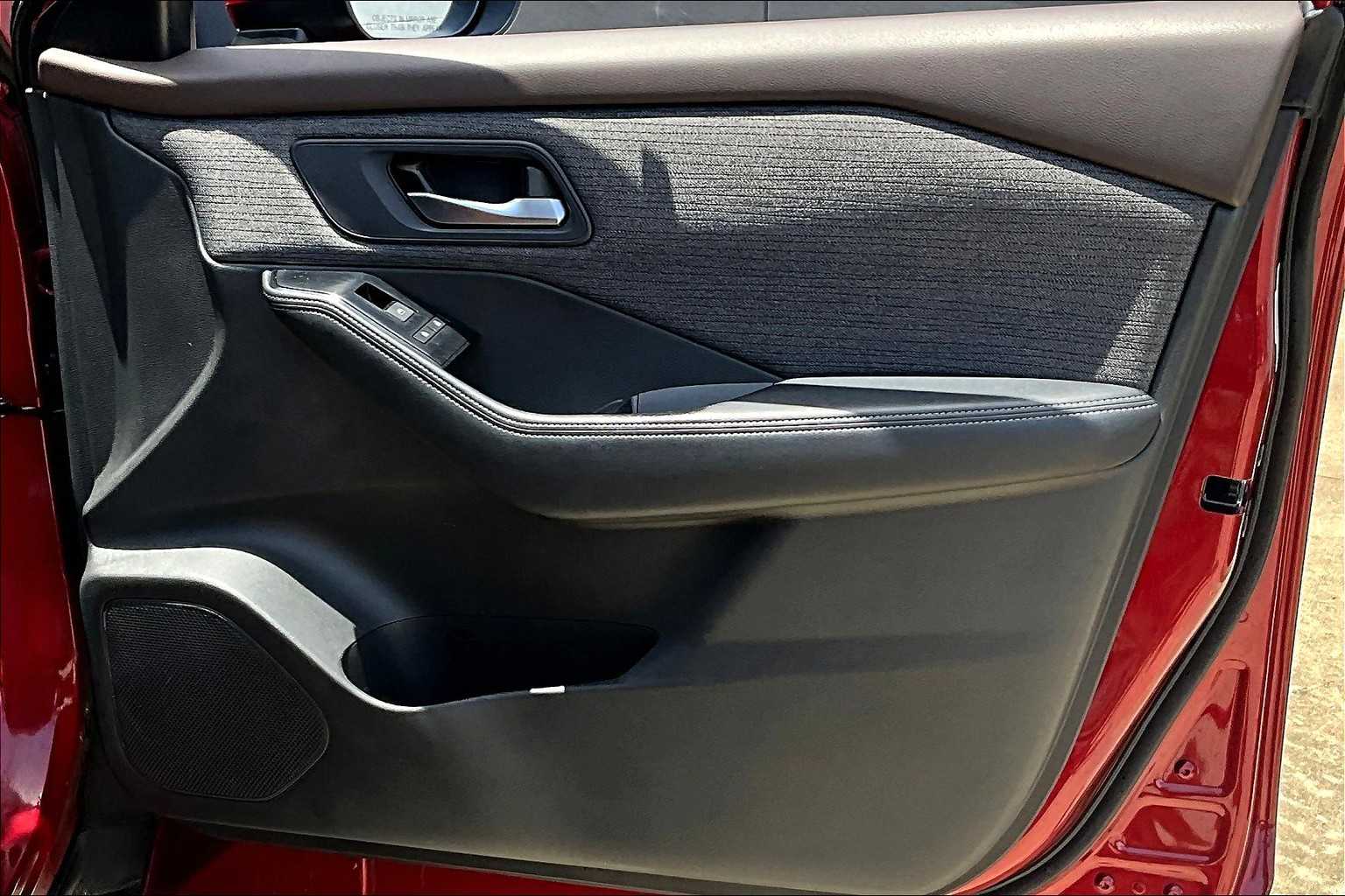 2023 Nissan Rogue SV photo 13