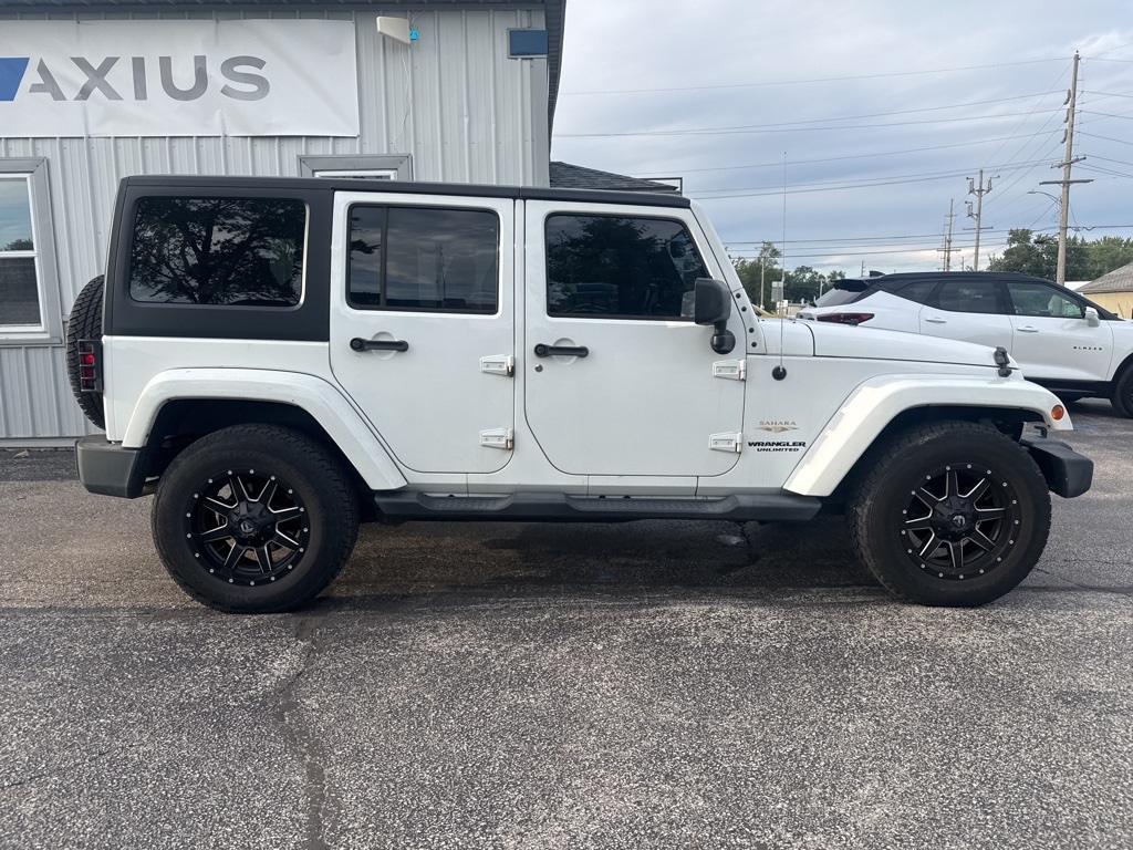 2015 Jeep Wrangler Unlimited Sahara photo 7