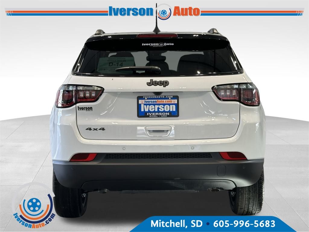 2026 Jeep Compass Limited photo 3
