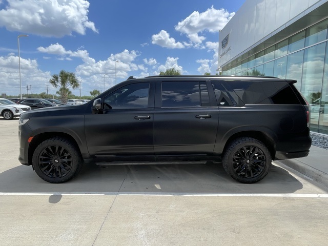 2023 Cadillac Escalade ESV Premium Luxury photo 2
