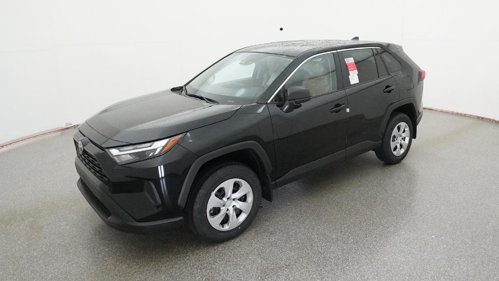 2025 Toyota RAV4 LE's photo