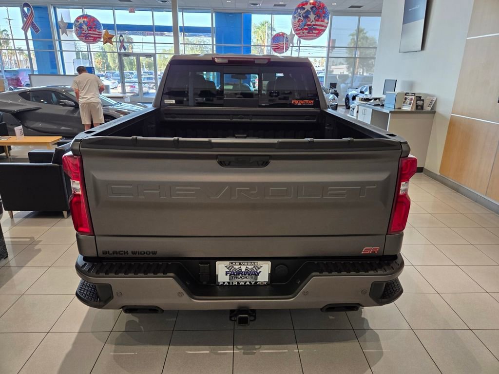 2025 Chevrolet Silverado 1500 RST photo 3