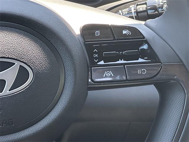 2025 Hyundai Elantra SEL Sport photo 23