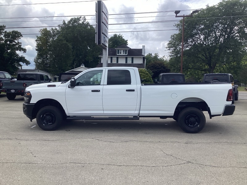 2026 Ram 2500 Tradesman photo 4