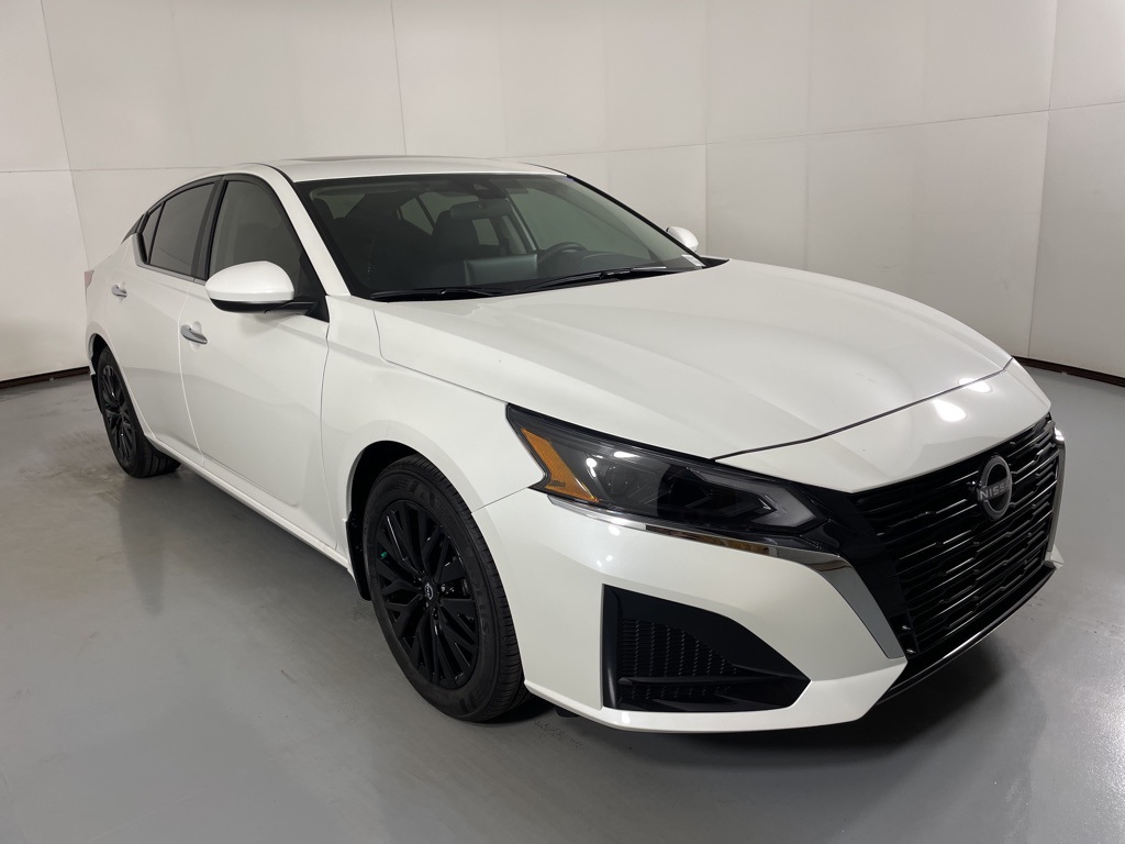 2025 Nissan Altima SV Special Edition photo 2