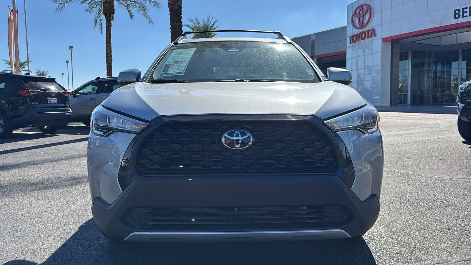 2024 Toyota Corolla Cross LE photo 2