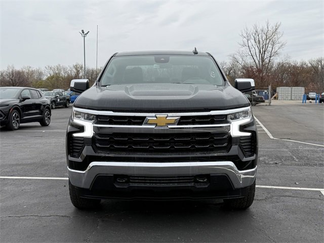 2026 Chevrolet Silverado 1500 LT photo 2
