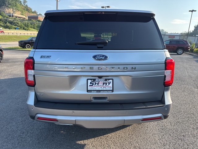 2024 Ford Expedition XLT photo 3