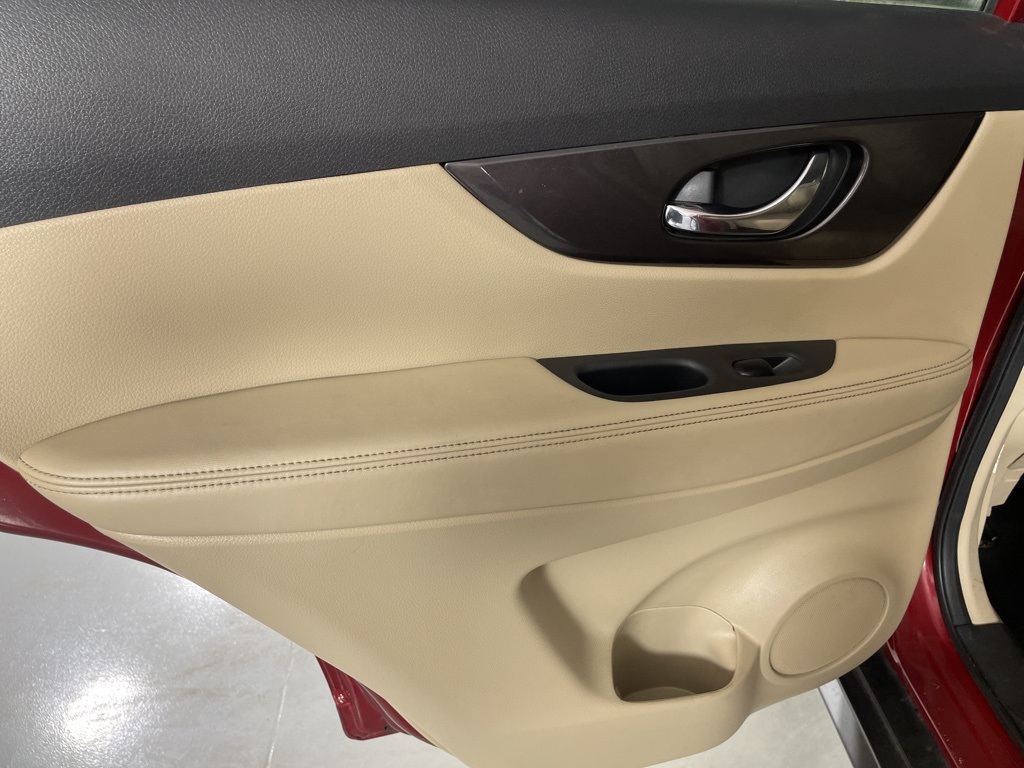 2020 Nissan Rogue SV photo 31