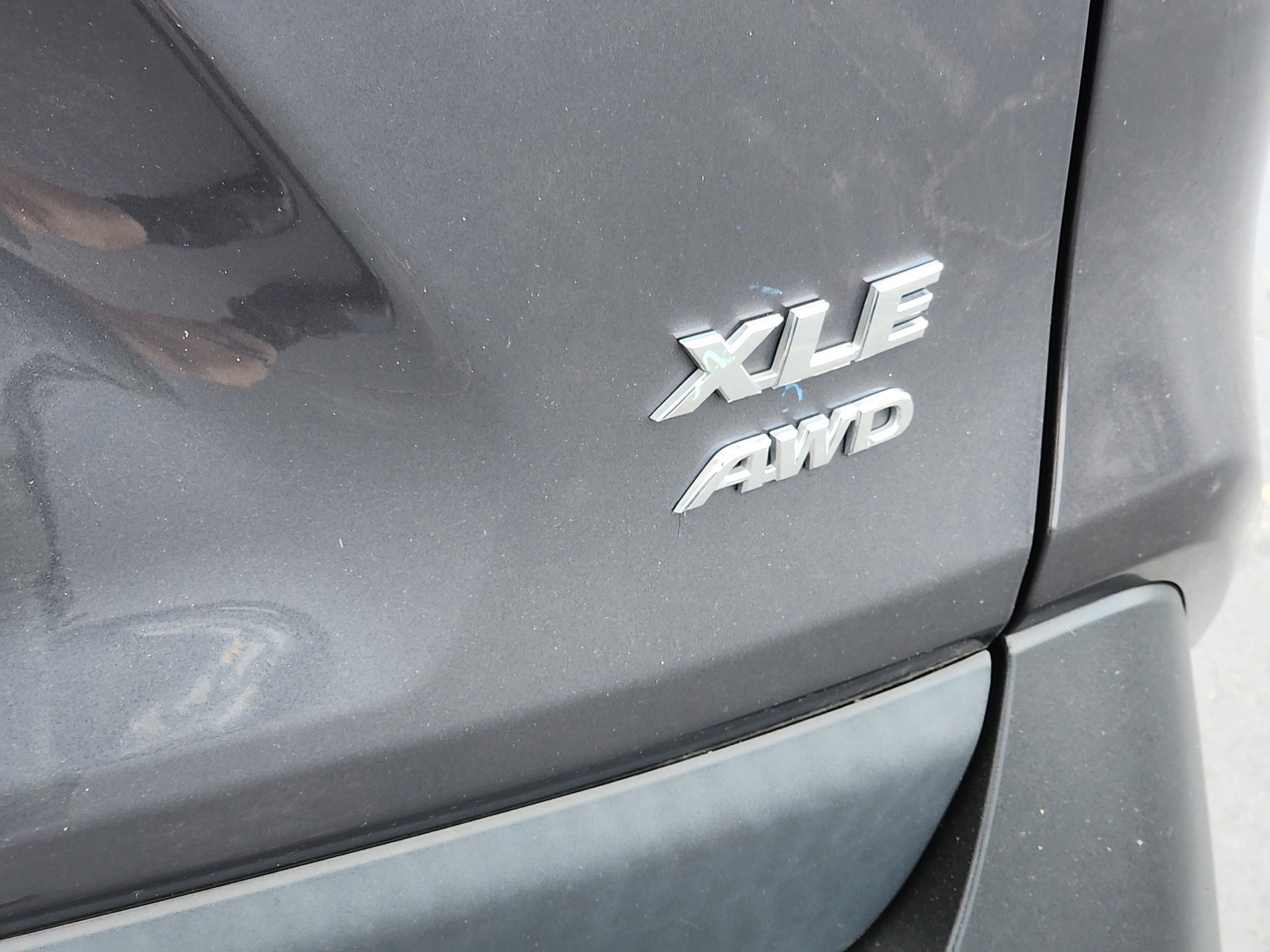 2023 Toyota RAV4 XLE photo 24