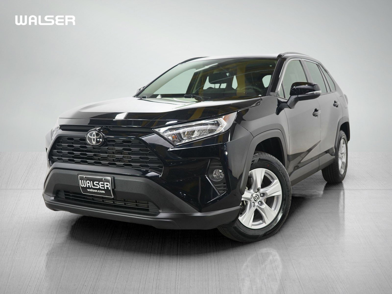 2021 Toyota RAV4 XLE's photo