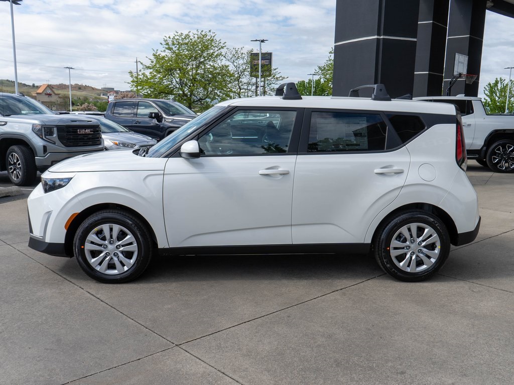 2025 Kia Soul LX photo 2