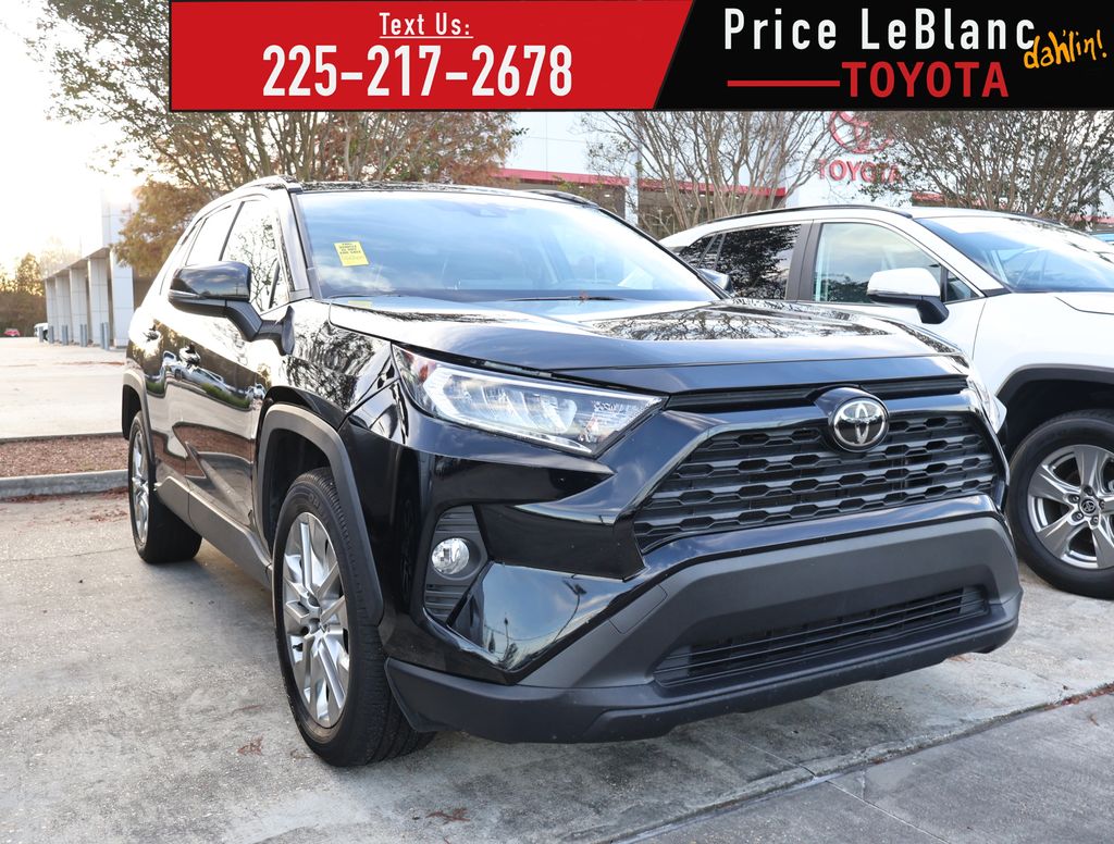 2020 Toyota RAV4 XLE Premium's photo