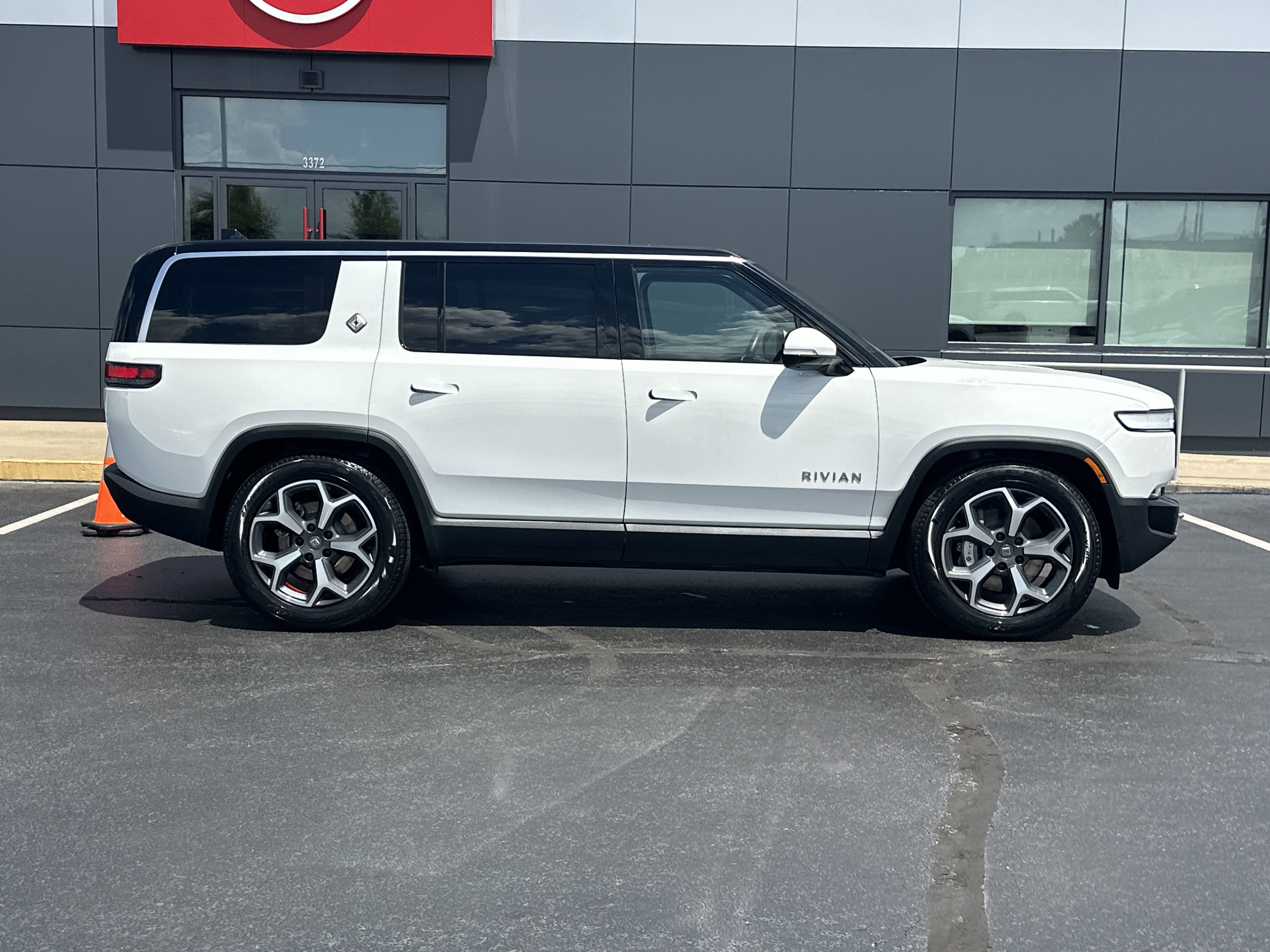 Used 2023 Rivian R1S Adventure with VIN 7PDSGBBA4PN025222 for sale in Fayetteville, AR