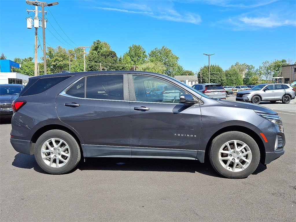 2022 Chevrolet Equinox LT photo 3